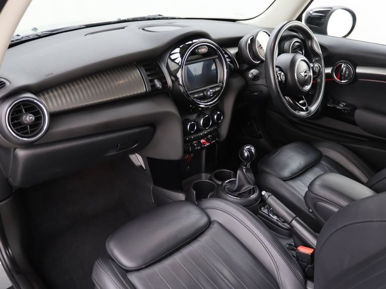 2019 MINI Hatch 1.5 Cooper Exclusive Hatchback 3dr Petrol Manual Euro 6 (s/s) (136 ps) Hatchback ...