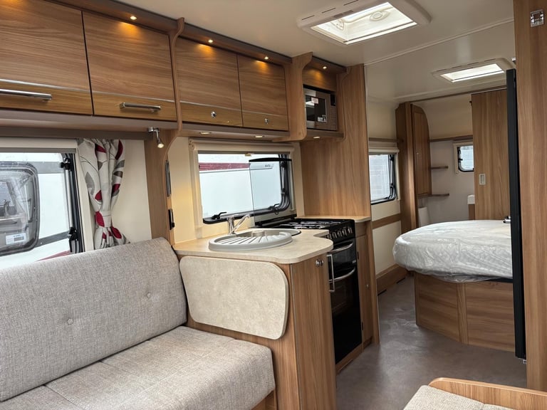 2017 BAILEY PEGASUS BRINDISI, 4 BERTH WITH ISLAND BED, NEW MATTRESS