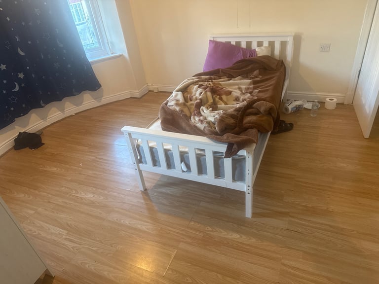 image for Large Double Room to Let in IG3 9DL £799