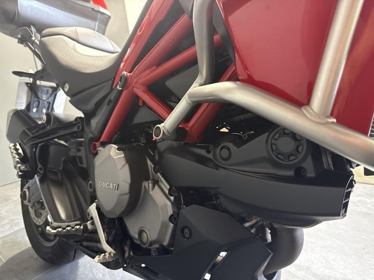 2021 DUCATI MULTISTRADA 950 S ADVENTURE BIKE FITTED WITH TOP BOX