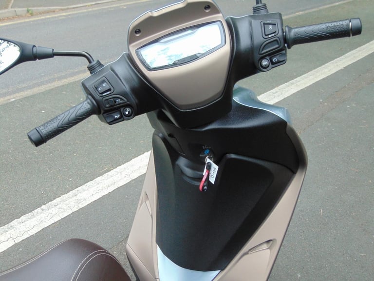 Piaggio Medley 125 2024 1owner 954 dry weather miles unmarked immaculate p/ex ok