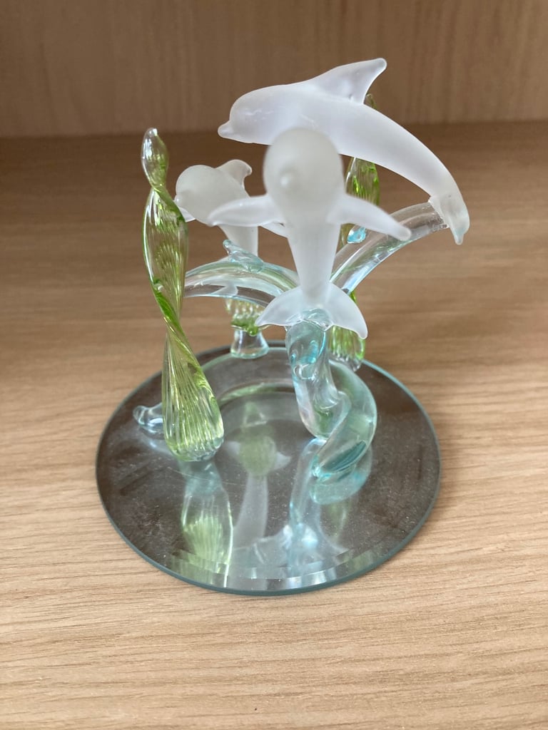 Glass Dolphin 