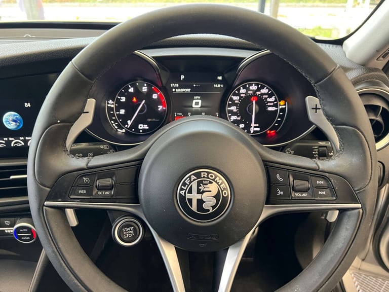2018 Alfa Romeo Giulia 2.0 TB 280 Veloce 4dr Auto SALOON PETROL Automatic