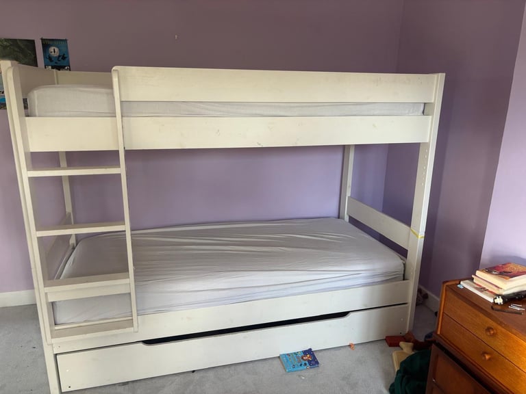 Bunk bed