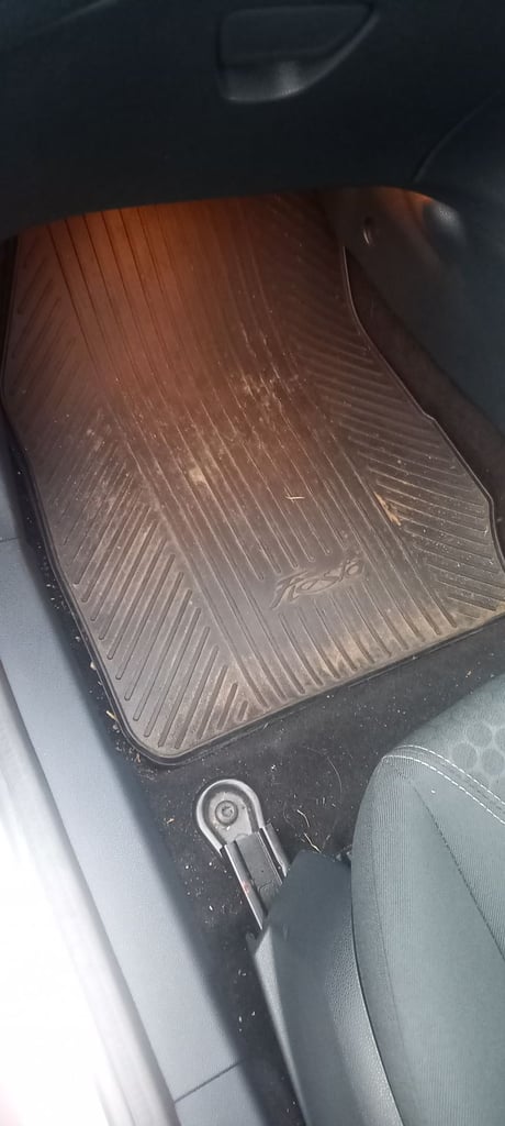 Ford fiesta mk7 and mk7.5 genuine ford front rubber floor mats 