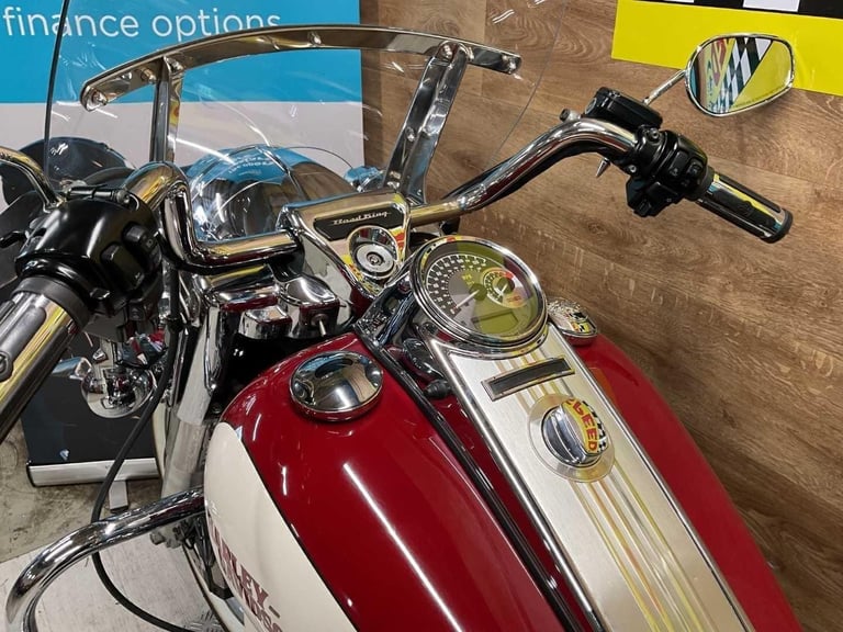 HARLEY-DAVIDSON ROADKING FLHRC