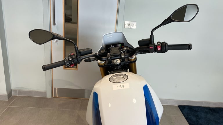 2025 BMW R12 BMW R12 (24MY) ROADSTER Petrol Manual