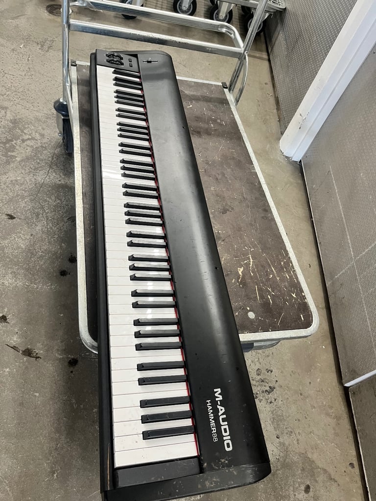 PIANO M-AUDIO HAMMER88-For spair or repair 