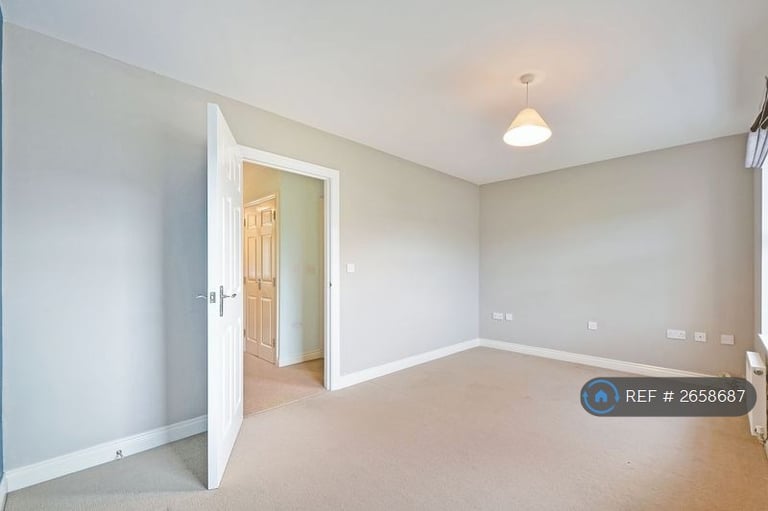 5 bedroom house in Sparnock Grove, Truro, TR1 (5 bed) (#2658687)