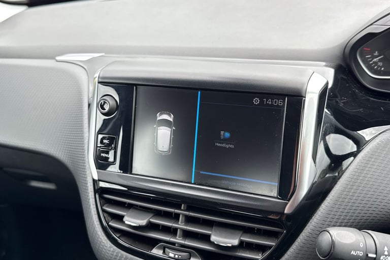 2019 Peugeot 208 1.2 PureTech Signature Euro 6 (s/s) 5dr Hatchback PETROL Manual