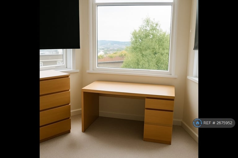 3 bedroom flat in Regent Street, Bristol, BS8 (3 bed) (#2675952)