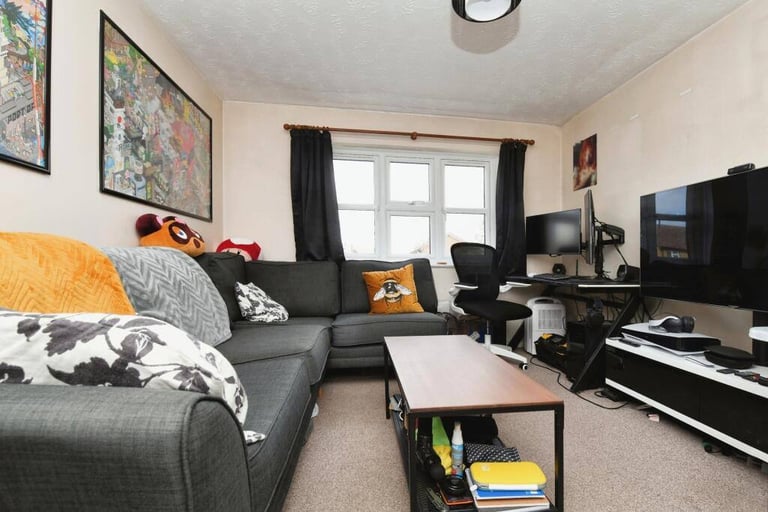 ONE BEDROOM 