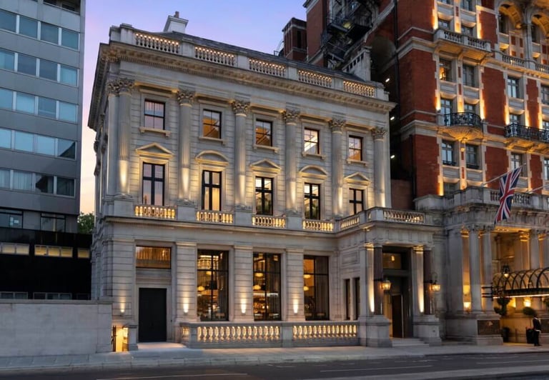 2 and 60 Person Private Office Suites to rent in *Knightsbridge*, SW1 Modern Style Building