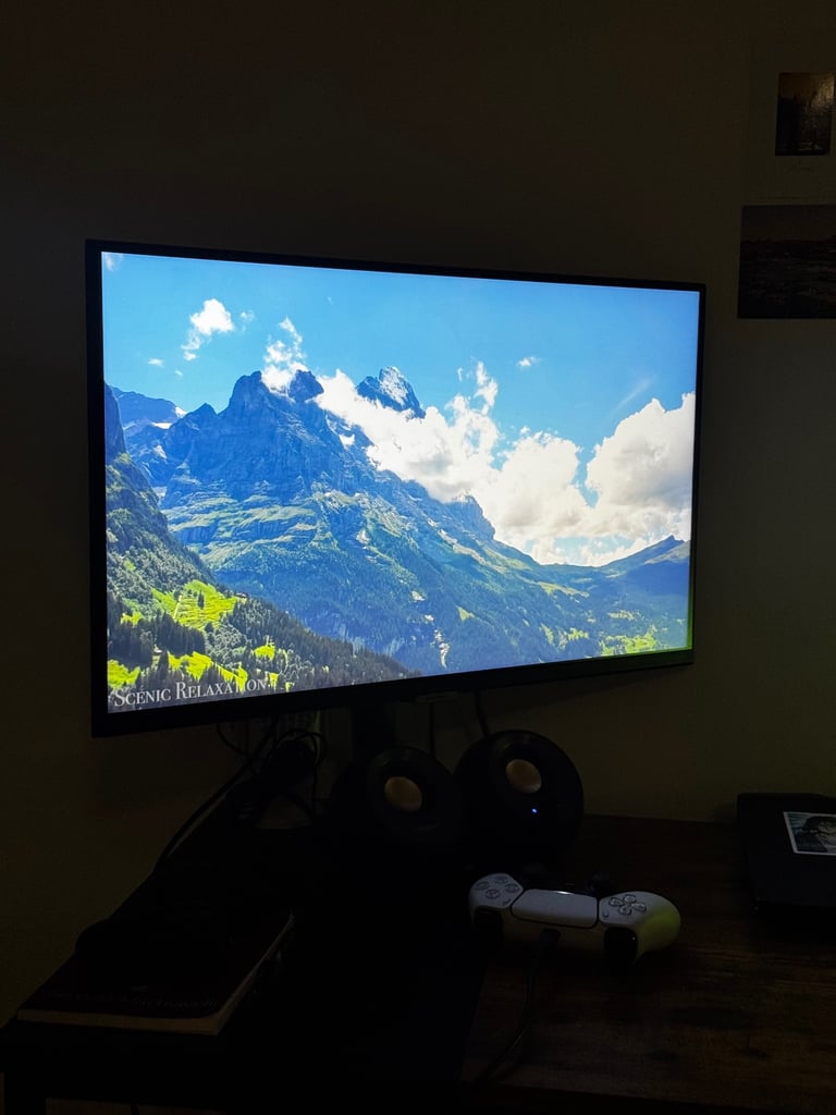 Samsung Gaming Monitor - 27 inch UHD (Negotiable)