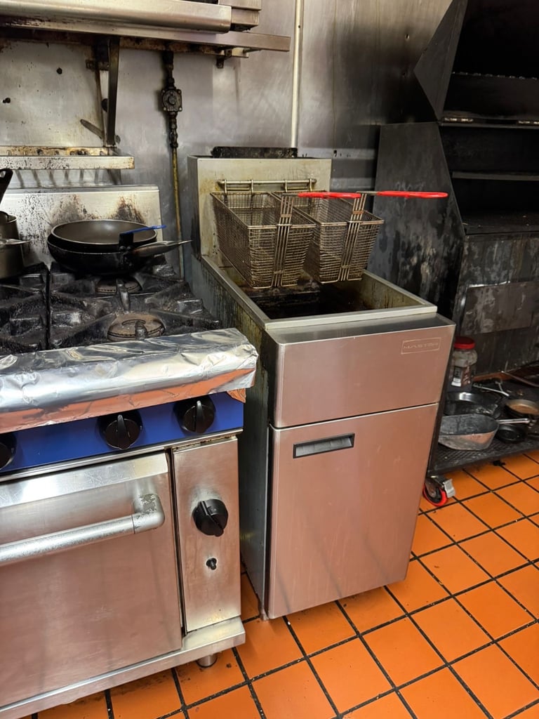 image for 🔑LONDON COMMERCIAL KITCHEN RESTAURANTS SCHOOL DEEP CLEANING/CARPET CLEANING 