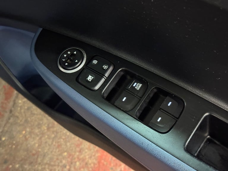 2016 Hyundai i10 1.0 SE Euro 5 5dr HATCHBACK Petrol Manual