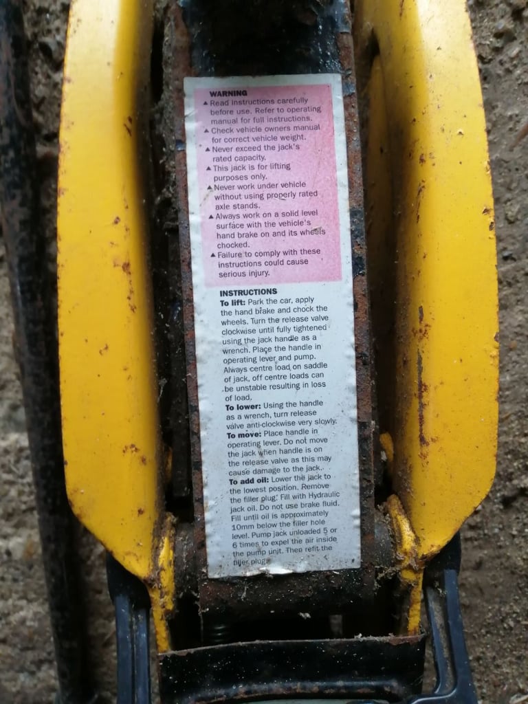 Halfords 2 Tonne Hydraulic Trolley Jack