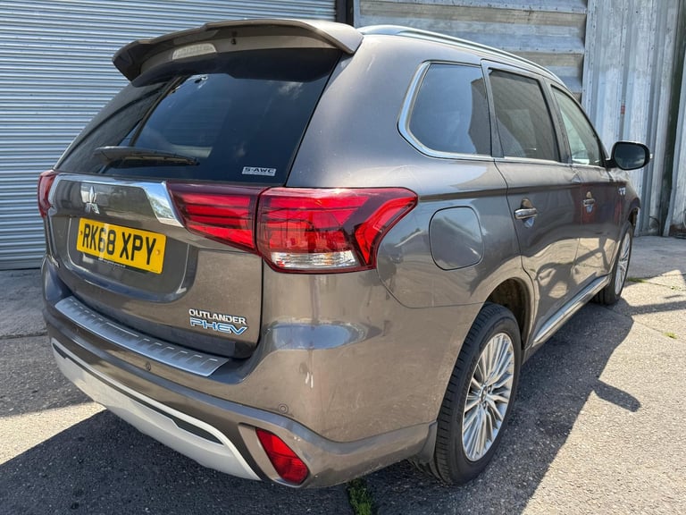 2019 68 MITSUBISHI OUTLANDER HYBRID PETROL + ELECTRIC DAMAGED REPAIRABLE SALVAGE