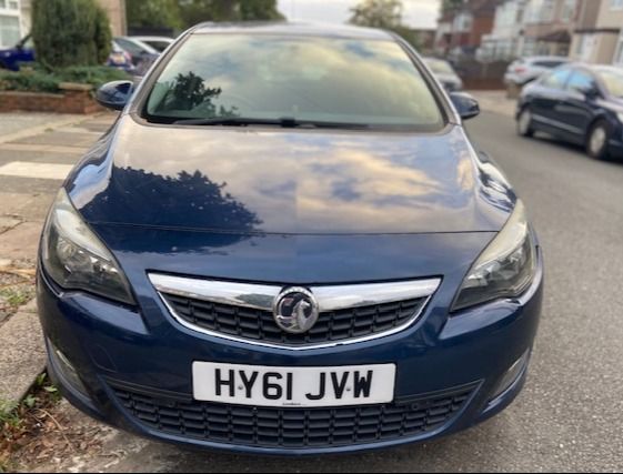 image for FOR SALE – 2011 Vauxhall Astra 1.6 Hatchback Automatic  – 88,600 miles – Good condition