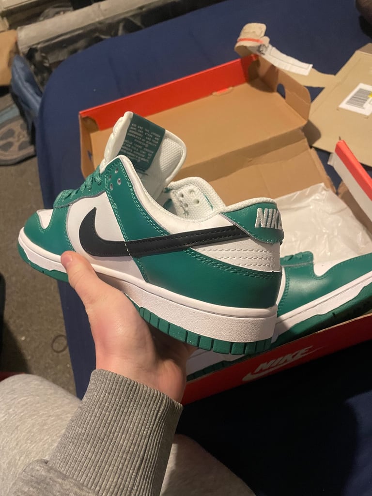 Nike sb dunks green/white/black uk7.5