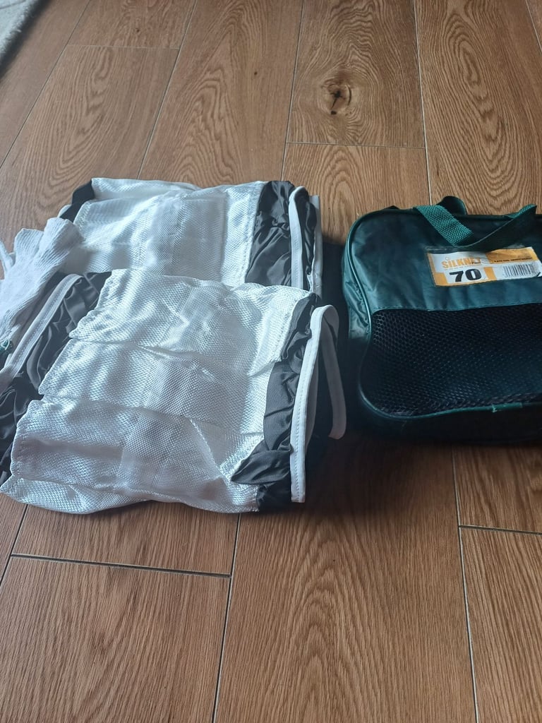 Car Wheel Snow Ice traction covers Silknet Snow socks