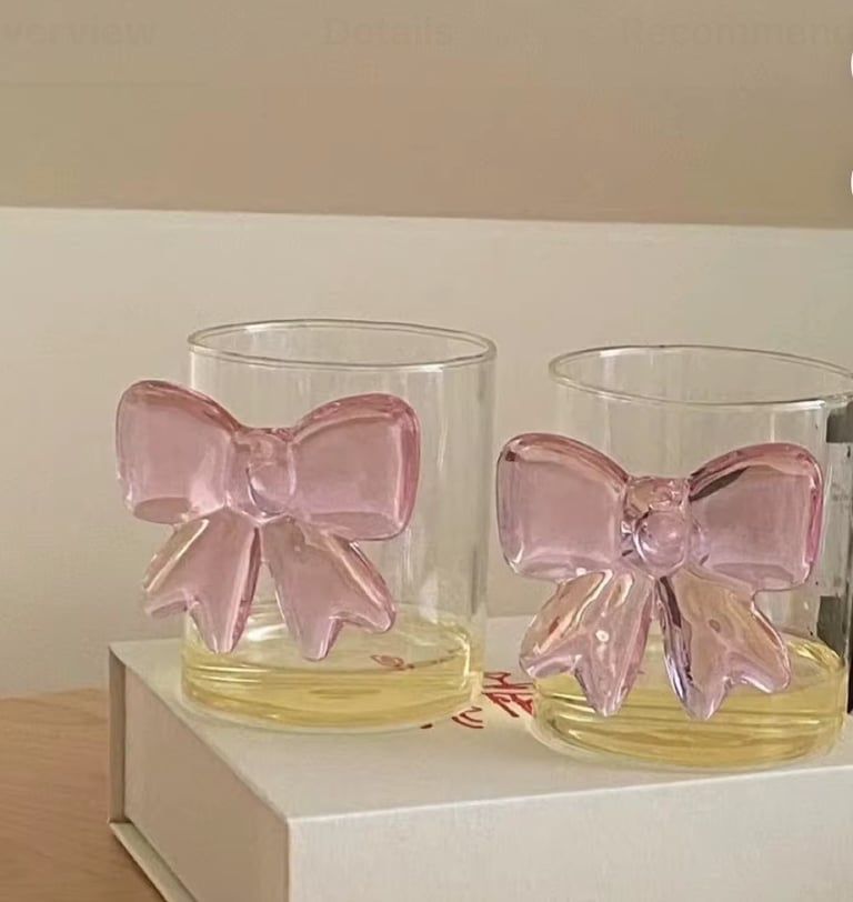 Beautiful Glass Bow tumbler 