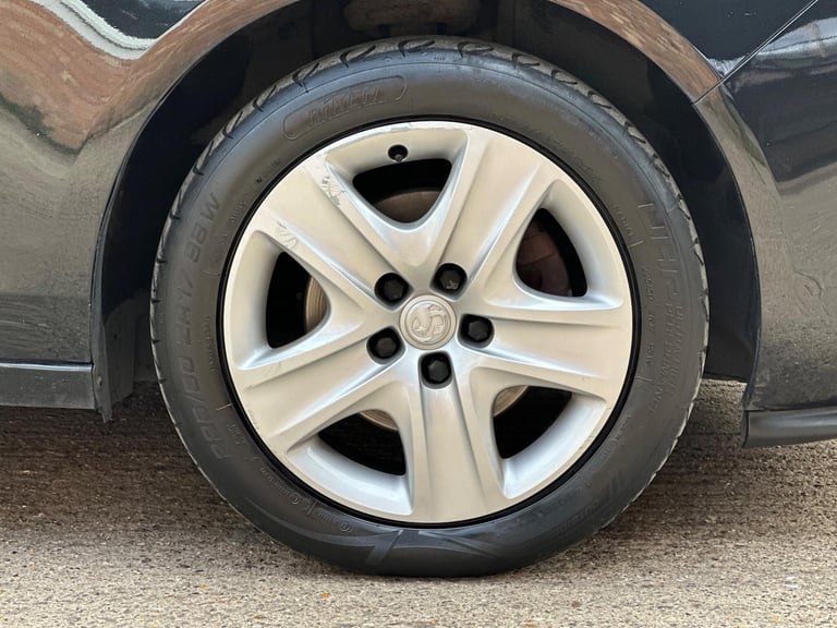 2013 Vauxhall Zafira Tourer 1.8 16V Exclusiv Euro 5 5dr Petrol