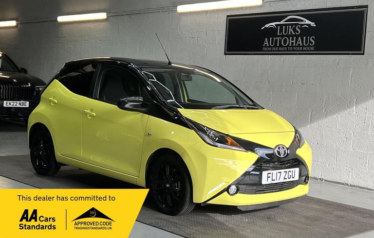 2017 Toyota AYGO 1.0 VVT-i x-cite 3 Yellow Bi-Tone Euro 6 5dr HATCHBACK Petrol Manual