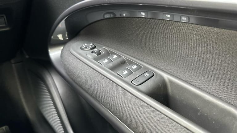 2025 Fiat 600 1.2 MHEV SUV 5dr Petrol Hybrid e-DCT Euro 6 (s/s) (100 ps) Automatic Hatchback Hybr...