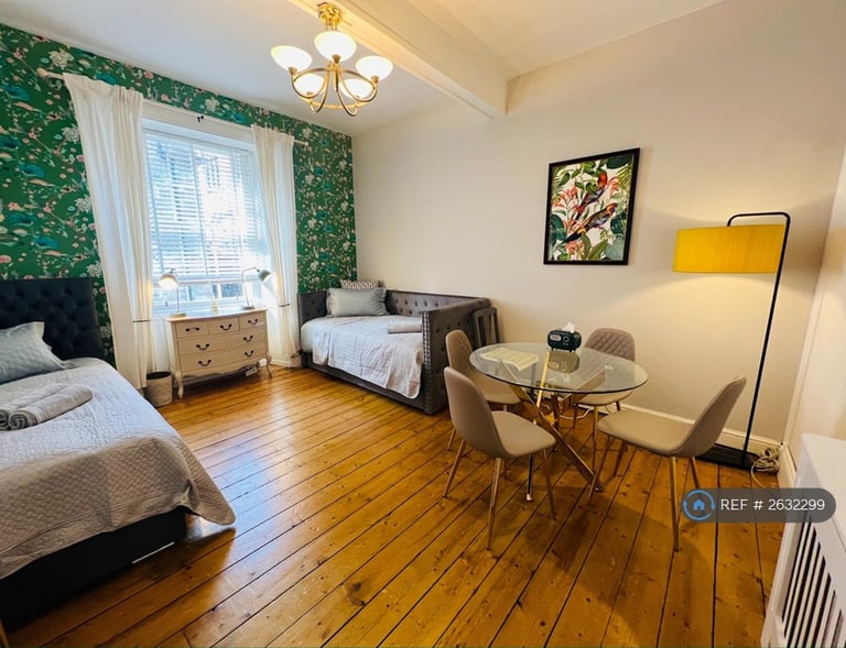 image for 2 bedroom flat in Guthrie Street, Edinburgh, EH1 (2 bed) (#2632299)