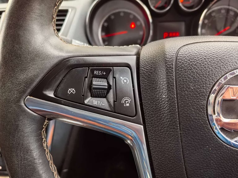 2015 Vauxhall Mokka 1.4 Mokka SE T Auto 5dr - Sunroof - Full Service History! SUV Petrol Automatic