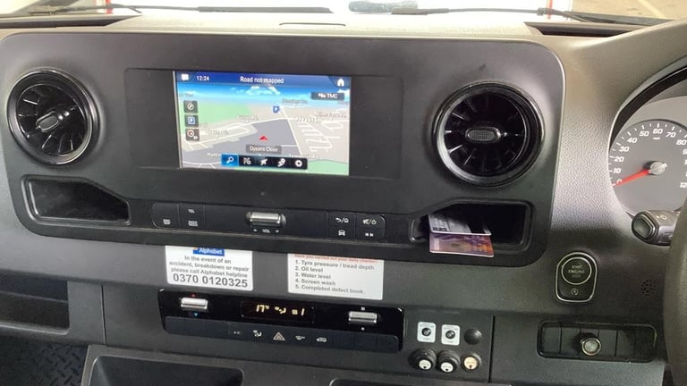 Mercedes-Benz Sprinter 317 CDI 170 L2H2 PROGRESSIVE MWB HIGH ROOF RWD AUTO