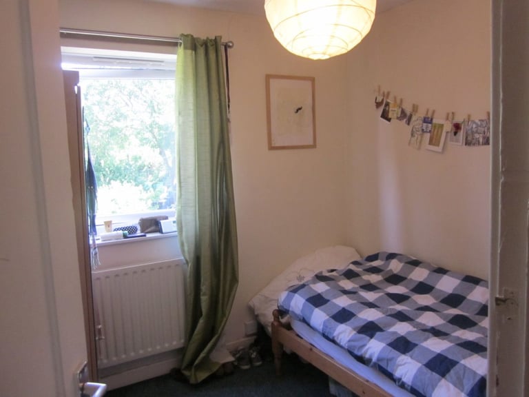 3/4 House to let  to rent in Chorlton, Manchester,  