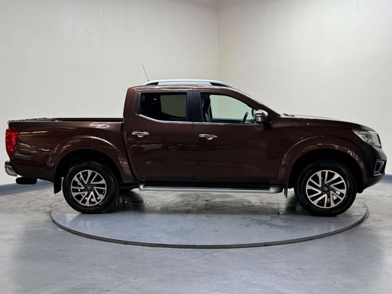 2016 Nissan Navara Double Cab Pick Up Tekna 2.3dCi 190 4WD Auto PICK UP DIESEL Automatic