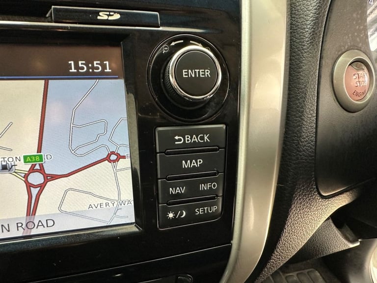 2016 Nissan Navara 2.3 dCi Tekna Pickup Double Cab 4dr Diesel Auto 4WD Euro 6 (190 ps) PICKUP Die...