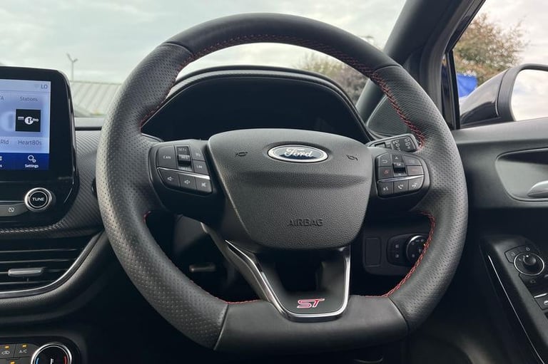 2024 Ford Puma 1.0 EcoBoost Hybrid mHEV ST 5dr DCT ** Sync 3 - Heated Seats / Steering Whe Hatchb...