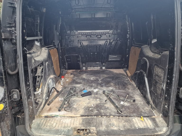 2014 Ford Transit Connect Black  Runs Needs Clutch  Spares Repairs  Roof Bars