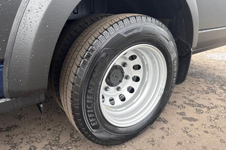 2025 Ford Transit 460 Leader L4 H3 ELWB High Roof 17 Seater Minibus RWD 2.0 EcoBlue 165ps, AI Min...