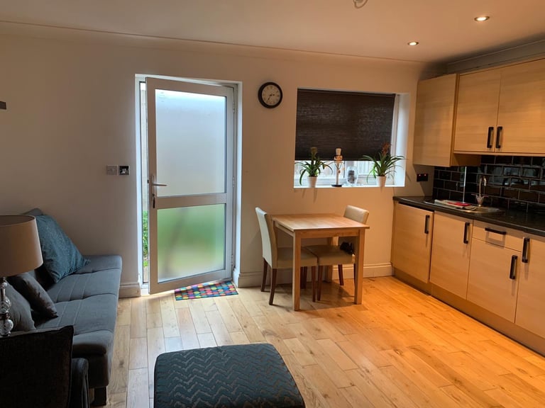 STUDIO FLAT IN PERIVALE - room 