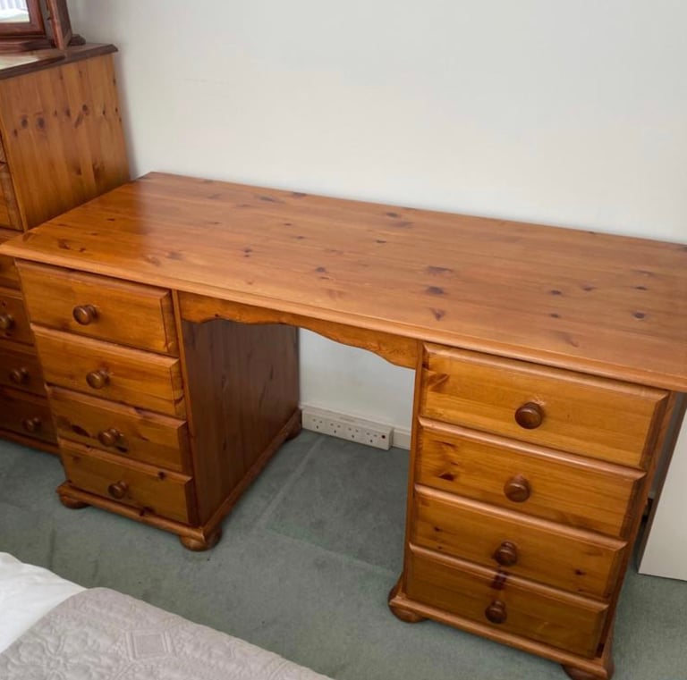 Solid pine wood sturdy desk 8 drawers