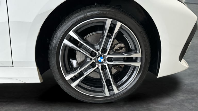 2022 BMW 1 Series 1.5 118i M Sport (LCP) Hatchback 5dr Petrol Manual Euro 6 (s/s) (136 ps) -  Hat...