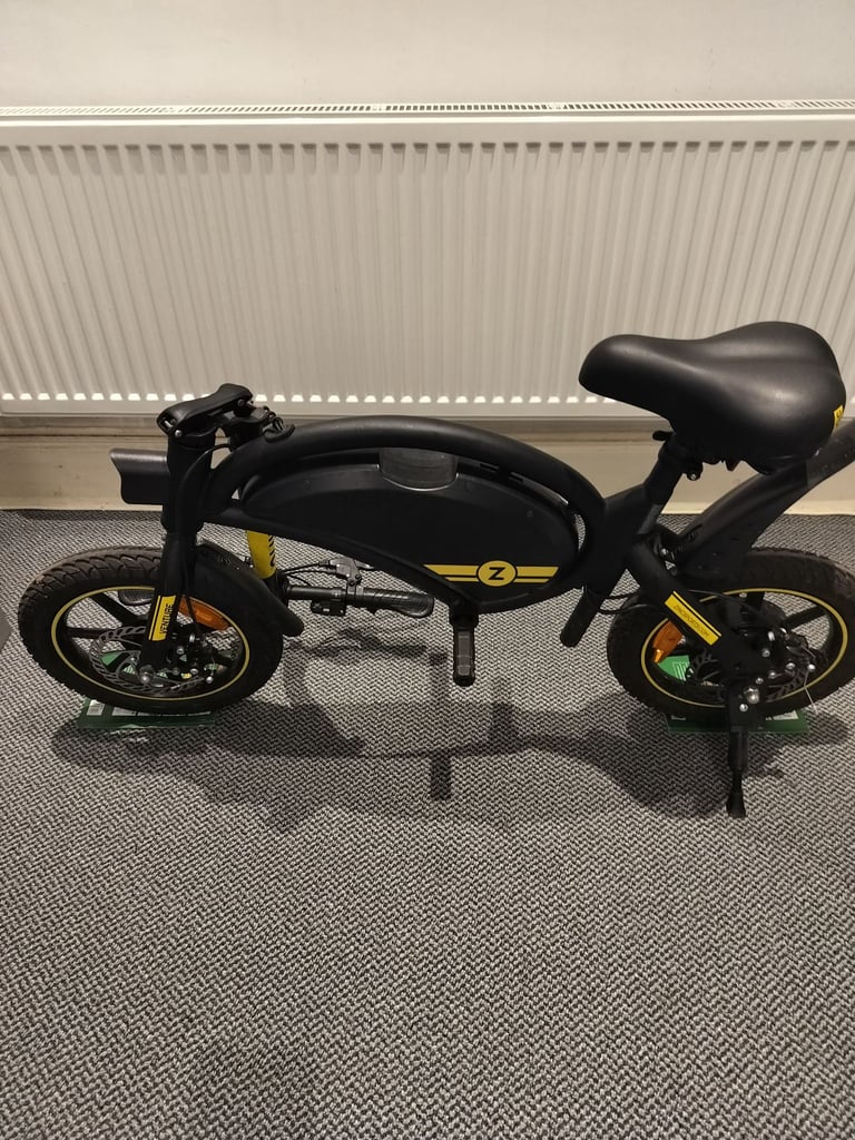 Zinc electric seated scooter good condition