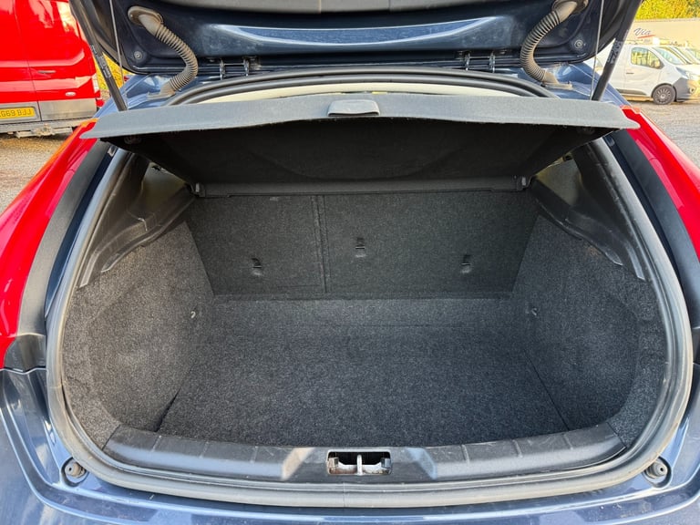 2014 Volvo V40 D2 SE Lux Nav 5dr , No VAT HATCHBACK Diesel Manual