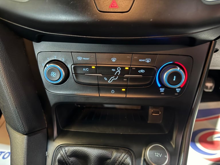 2017 Ford Focus 1.0T EcoBoost ST-Line Euro 6 (s/s) 5dr ESTATE Petrol Manual