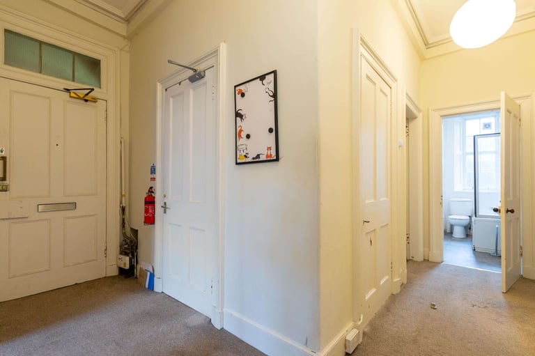 Well presented, 3 bedroom, 1st floor, HMO property in Sciennes – available November