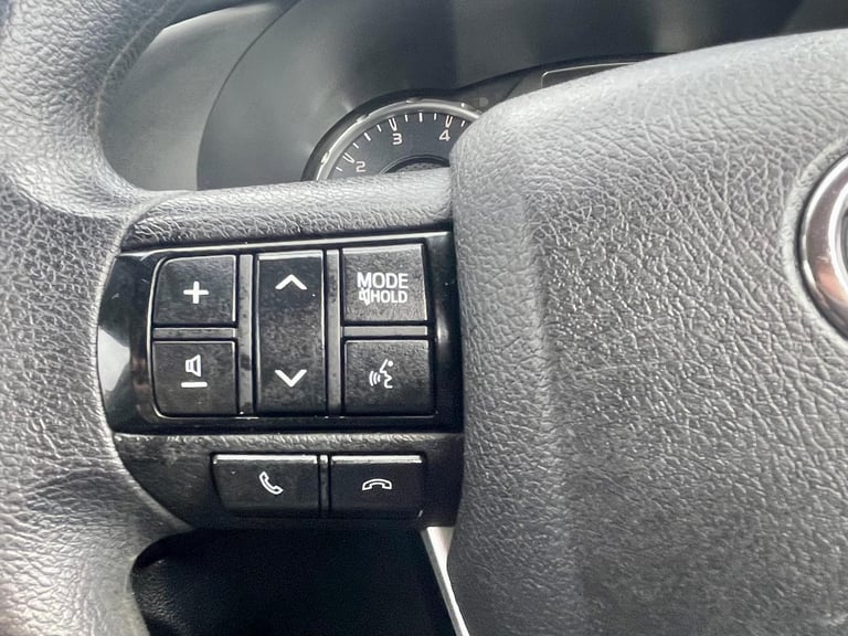 Toyota Hilux D-4D 150 ACTIVE 4WD SINGLE CAB WITH TRUCKMAN TOP