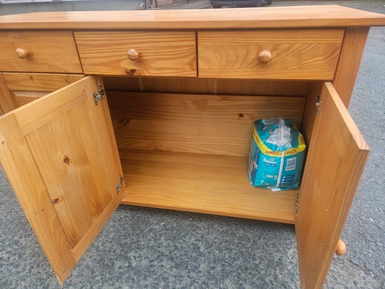 Pinewood living room unit 