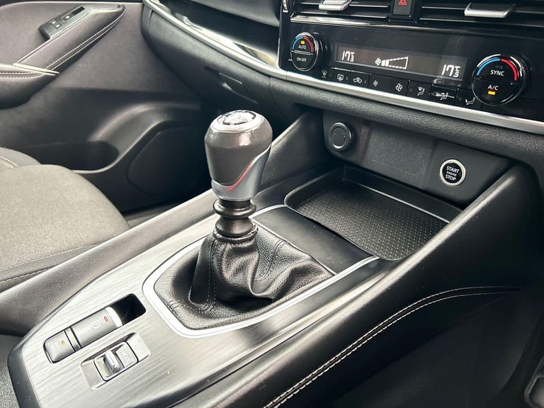 2022 Nissan Qashqai 1.3 DIG-T MHEV N-Connecta SUV 5dr Petrol Hybrid Manual Euro 6 (s/s) (140 ps S...