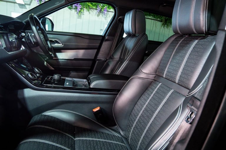 2019 Land Rover Range Rover Velar 3.0 D300 R-Dynamic HSE SUV 5dr Diesel Auto 4WD Euro 6 (s/s) (30...