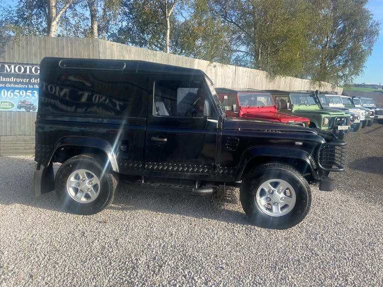  Land Rover Defender 90 2.5 TDi County Station Wagon 3dr Diesel Manual (111 bhp) Diesel Manual